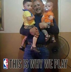 Meet your Posher, Efrain